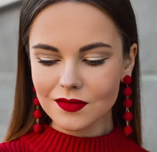 Glowing-skin ग्लोइंग स्किन के लिए गुड़हल के फूल से बनाए लाजवाब फेस पैक...।